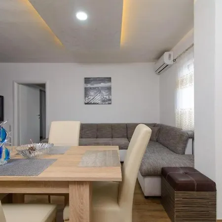 In Okrug Gornji With Sea View, Terrace, Air Conditioning, Wifi 5134-1