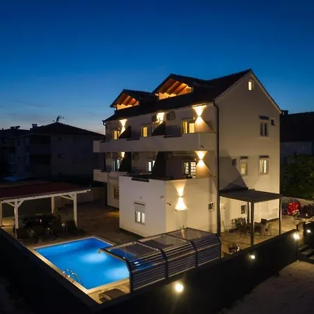 アパート In Okrug Gornji With Sea View, Terrace, Air Conditioning, Wifi 5134-1