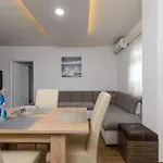 In Okrug Gornji With Sea View, Terrace, Air Conditioning, Wifi 5134-1