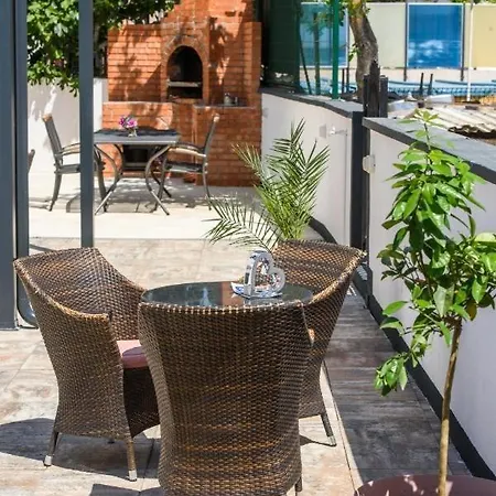 Appartamento In Okrug Gornji With Sea View, Terrace, Air Conditioning, Wifi 5134-1 *